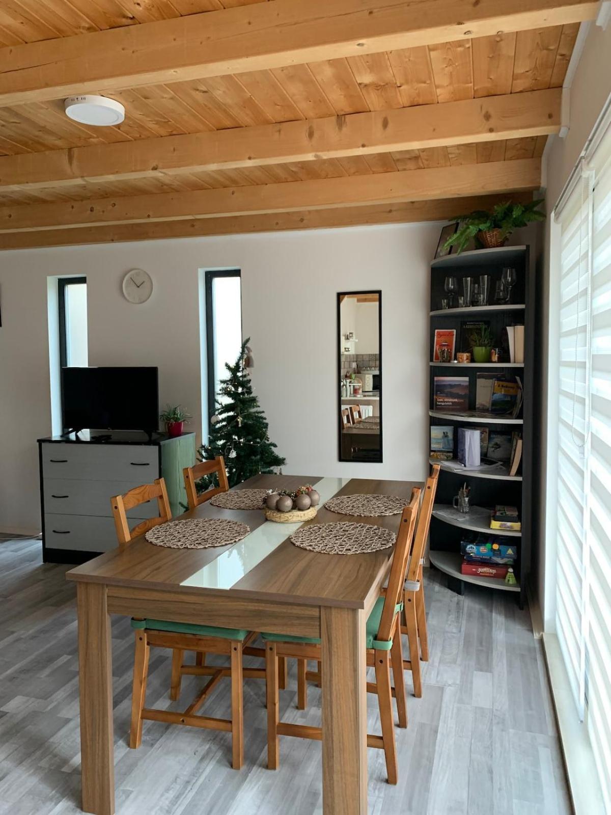 Ferienwohnung Tejfeles Vendeghaz Porva Exterior foto